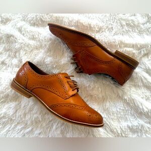 Women’s Classic Brown Oxford Shoes